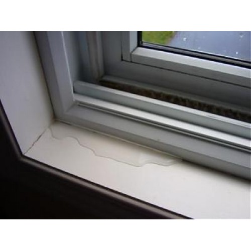 每逢雨季及颱風，我的窗台便會滲水，怎樣辦?